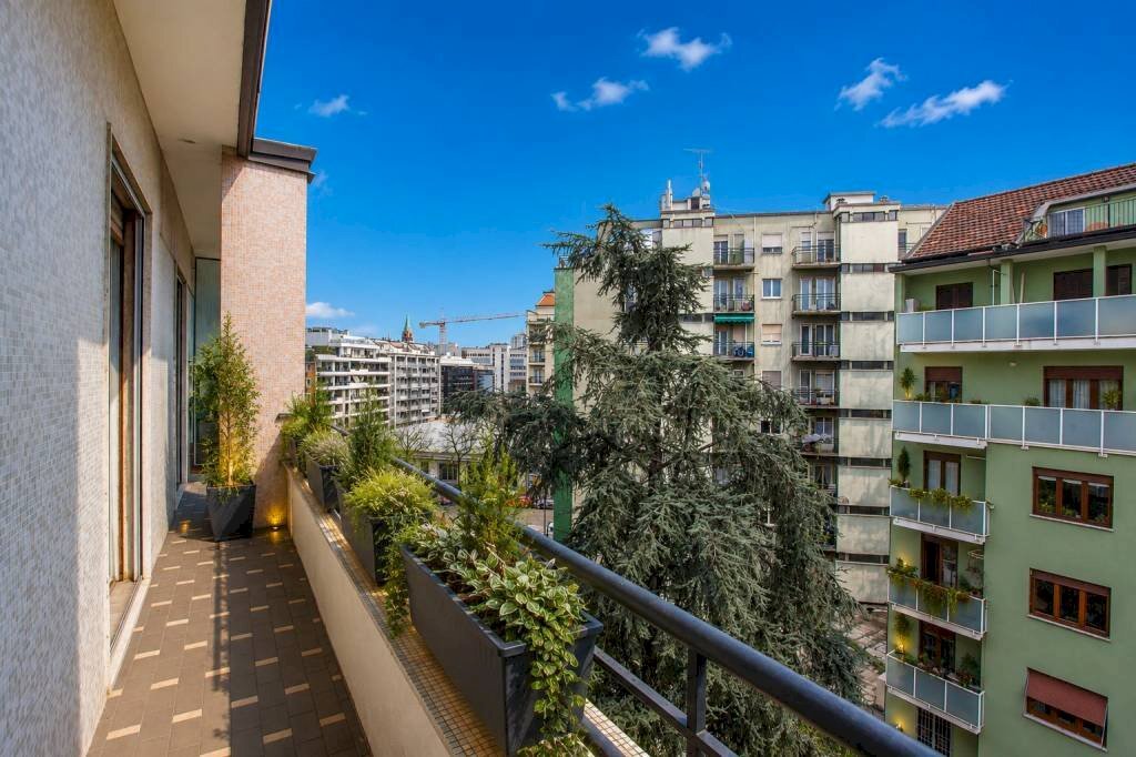Four-room apartment Milano - photo 1