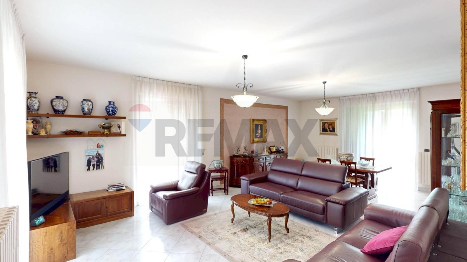Sala da pranzo - Villa Via Enrico Toti
350, Caronno Pertusella - foto 2