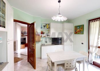 Sala da pranzo - Villa Via Enrico Toti
 
350, Caronno Pertusella - foto 9