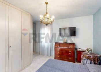 Camera / camera da letto - Villa Via Enrico Toti
 
350, Caronno Pertusella - foto 24