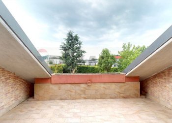 Terrazza - Villa Via Enrico Toti
 
350, Caronno Pertusella - foto 26