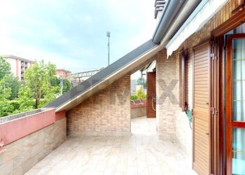 Terrazza - Villa Via Enrico Toti
 
350, Caronno Pertusella - foto 27