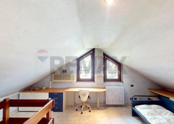 Camera / camera da letto - Villa Via Enrico Toti
 
350, Caronno Pertusella - foto 33