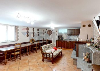Sala da pranzo - Villa Via Enrico Toti
 
350, Caronno Pertusella - foto 43