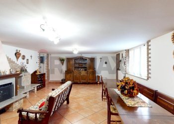 Sala da pranzo - Villa Via Enrico Toti
 
350, Caronno Pertusella - foto 45