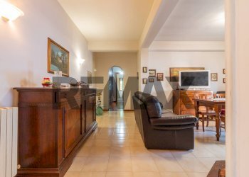 Hall / corridoio - Four-room apartment via del carmine
 
8, Acquapendente - photo 8