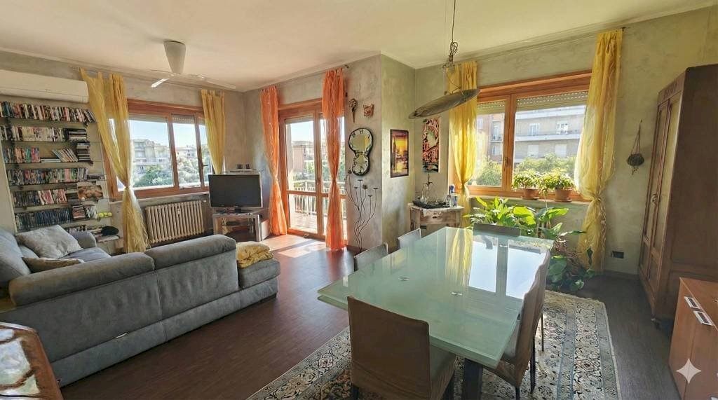 Salone - Apartment corso Svizzera, 83, Torino (neighborhood Campidoglio) - photo 1