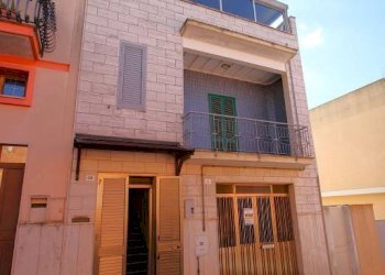 Facciata - Casa indipendente via Galileo Galilei, Matino - foto 32