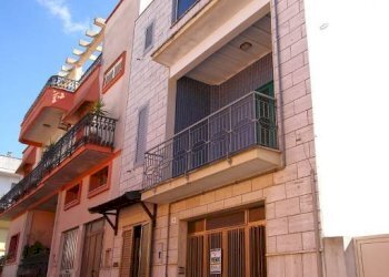 Facciata - Casa indipendente via Galileo Galilei, Matino - foto 42