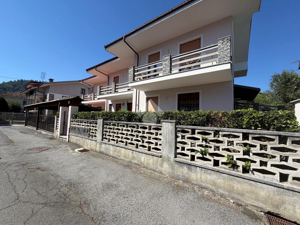 Three-room apartment Via Cottolengo, Barge - photo 2