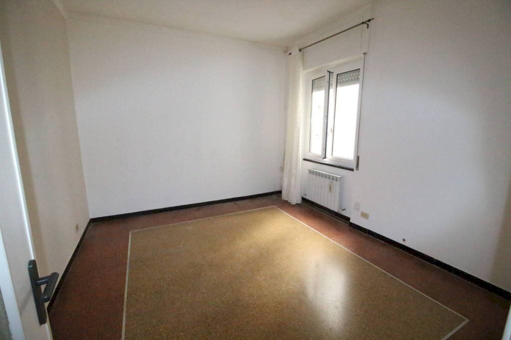 Camera da letto - Appartamento via Voltri, Genova (zona Voltri) - foto 3