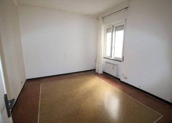 Camera da letto - Appartamento via Voltri, Genova (zona Voltri) - foto 3