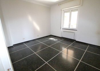 Camera da letto - Appartamento via Voltri, Genova (zona Voltri) - foto 7