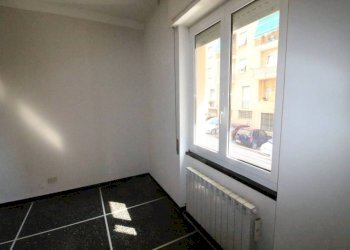 Camera da letto - Appartamento via Voltri, Genova (zona Voltri) - foto 9