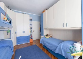 Camera da letto - Quadrilocale piazza Arturo Graf, Torino (zona San Salvario) - foto 25