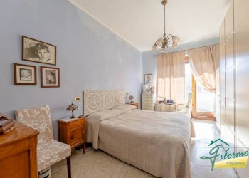 Camera da letto - Quadrilocale piazza Arturo Graf, Torino (zona San Salvario) - foto 27