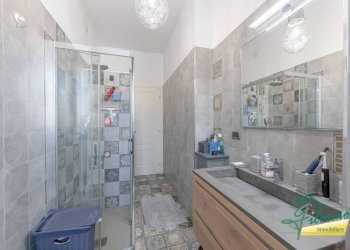 Bagno - Quadrilocale piazza Arturo Graf, Torino (zona San Salvario) - foto 37