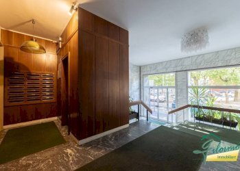 Interno palazzo - Quadrilocale piazza Arturo Graf, Torino (zona San Salvario) - foto 40