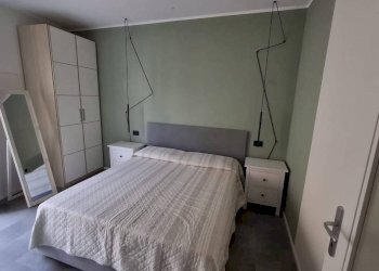 Camera da letto - Appartamento via Baldassarre Cordero, 1, Mondovì - foto 17