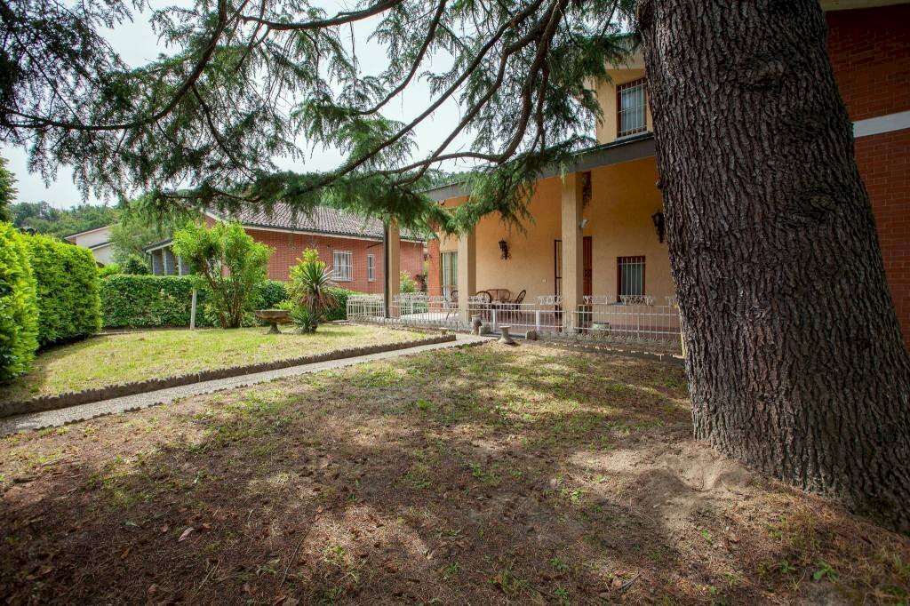 Giardino - Villa strada Bardassano, 24, Castiglione Torinese - foto 1