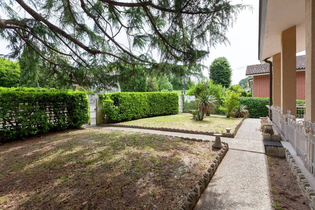 Giardino - Villa strada Bardassano, 24, Castiglione Torinese - foto 3