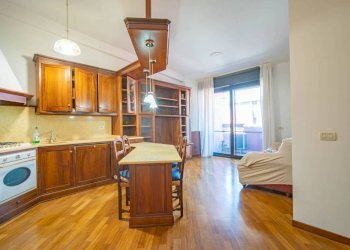 Cucina - Quadrilocale Molo Ponte Morosini, Genova (zona Centro Storico) - foto 3