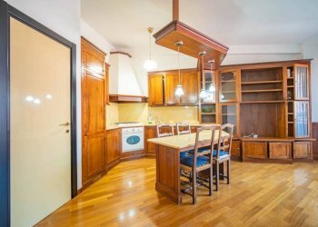 Cucina - Quadrilocale Molo Ponte Morosini, Genova (zona Centro Storico) - foto 4