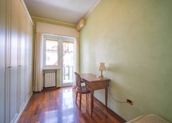 Camera da letto - Appartamento via Angelo Orsini, Genova (zona Albaro) - foto 16