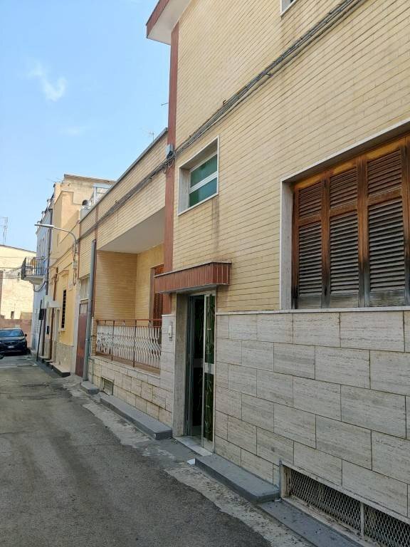 Facciata - Casa indipendente via Gioacchino Rossini, 8, Bari (zona Carbonara di Bari) - foto 3