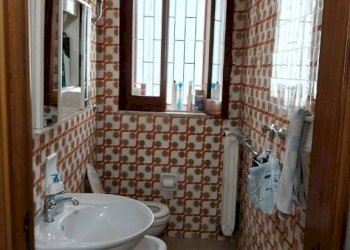 Bagno - Casa indipendente via Gioacchino Rossini, 8, Bari (zona Carbonara di Bari) - foto 8