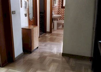 Disimpegno - Casa indipendente via Gioacchino Rossini, 8, Bari (zona Carbonara di Bari) - foto 9
