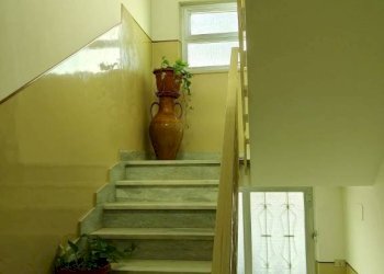 Scala - Casa indipendente via Gioacchino Rossini, 8, Bari (zona Carbonara di Bari) - foto 11
