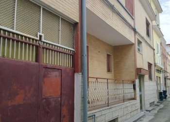 Facciata - Casa indipendente via Gioacchino Rossini, 8, Bari (zona Carbonara di Bari) - foto 24