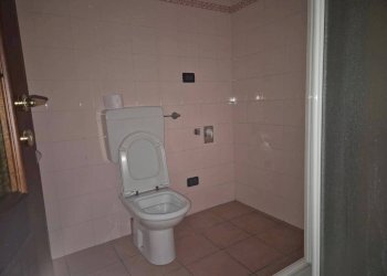Bagno - Four-room apartment via Cuneo, Boves - photo 18