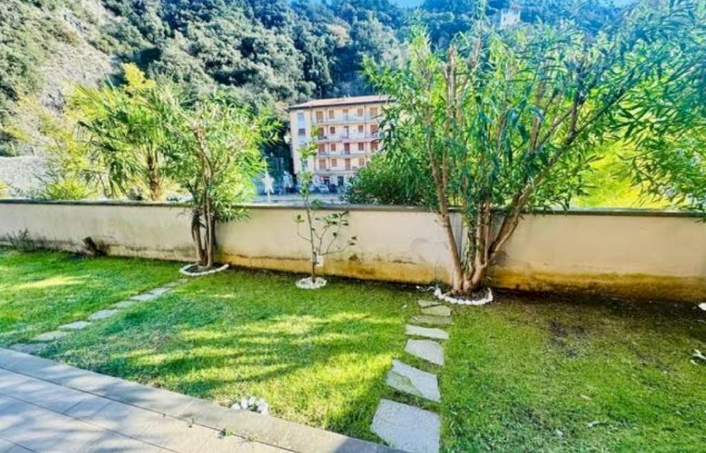 Giardino - Appartamento via Monte Grappa, Varazze - foto 1