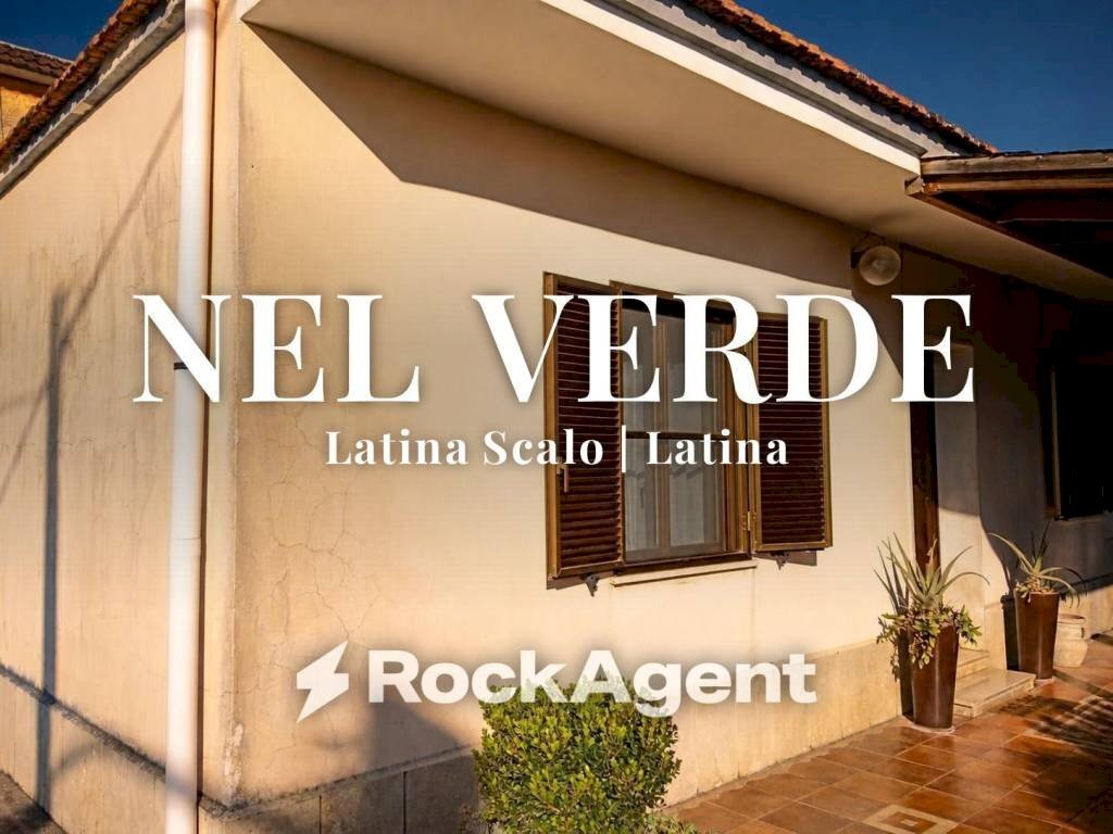 Facciata - Villa via Carrara 9, Latina - foto 1