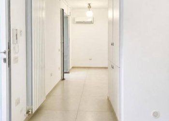 Ingresso - One-room apartment via del Parco Margherita, 49, Napoli (neighborhood Chiaia) - photo 6