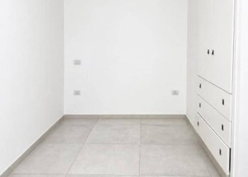 Camera da letto - One-room apartment via del Parco Margherita, 49, Napoli (neighborhood Chiaia) - photo 9