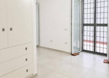 Camera da letto - One-room apartment via del Parco Margherita, 49, Napoli (neighborhood Chiaia) - photo 10
