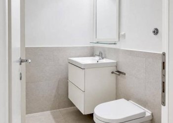 Bagno - Monolocale via del Parco Margherita, 49, Napoli (zona Chiaia) - foto 11