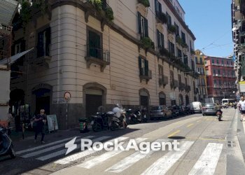 Zona - Negozio piazza Sette Settembre, Napoli (zona Montecalvario) - foto 4