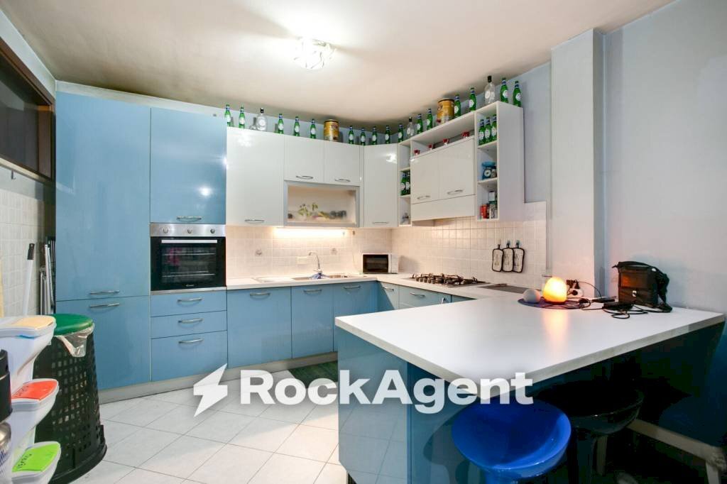 Cucina - Appartamento via Sperandio Tullio, 19, Guidonia Montecelio - foto 2