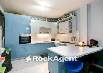 Cucina - Appartamento via Sperandio Tullio, 19, Guidonia Montecelio - foto 2