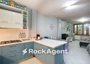 Cucina - Appartamento via Sperandio Tullio, 19, Guidonia Montecelio - foto 6