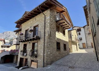 Facciata - Quadrilocale via Somdoss, 4, Valdisotto - foto 2