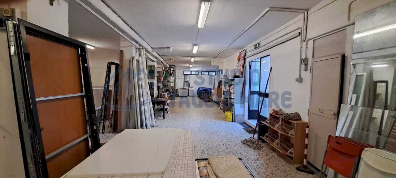 PHOTO-2026-08-31-17-44-37 - Warehouse Via Nuvolone, Taggia - photo 1