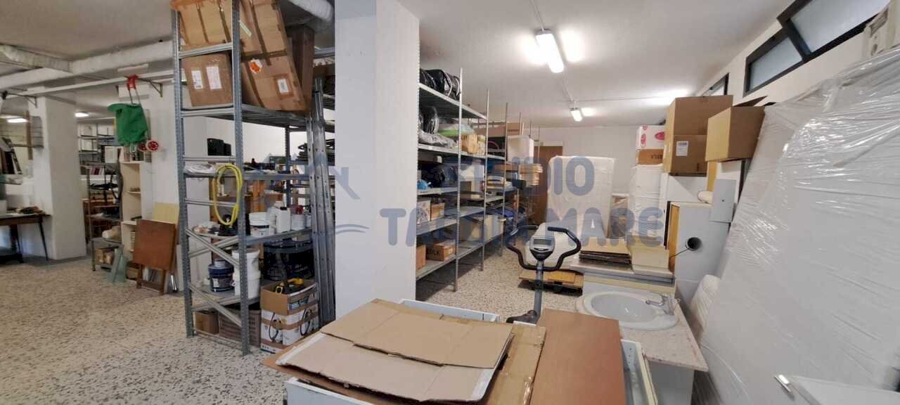 PHOTO-2026-08-31-17-44-41 - Warehouse Via Nuvolone, Taggia - photo 3