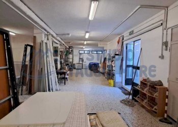 PHOTO-2026-08-31-17-44-37 - Warehouse Via Nuvolone, Taggia - photo 1