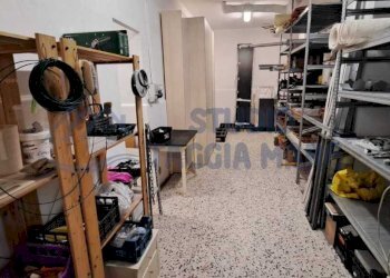 PHOTO-2026-08-31-17-44-40 - Warehouse Via Nuvolone, Taggia - photo 2