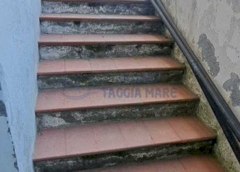 PHOTO-2026-08-31-17-44-36 2 - Warehouse Via Nuvolone, Taggia - photo 5